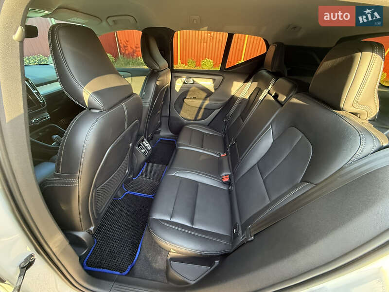 Внедорожник / Кроссовер Volvo XC40 2020 в Сумах