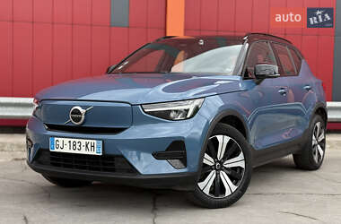 Внедорожник / Кроссовер Volvo XC40 2022 в 