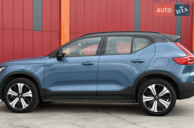 Внедорожник / Кроссовер Volvo XC40 2022 в 
