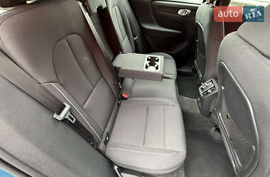Внедорожник / Кроссовер Volvo XC40 2022 в 