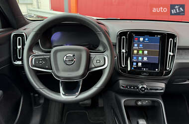 Внедорожник / Кроссовер Volvo XC40 2022 в 