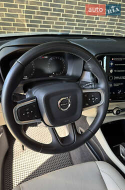 Внедорожник / Кроссовер Volvo XC40 2020 в 