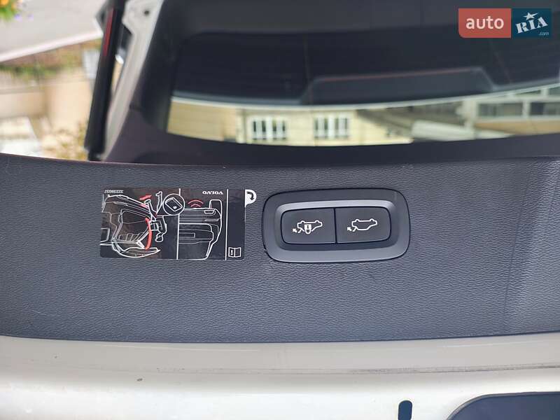 Позашляховик / Кросовер Volvo XC40 2019 в Києві