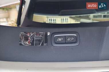 Внедорожник / Кроссовер Volvo XC40 2019 в 