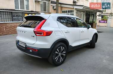 Внедорожник / Кроссовер Volvo XC40 2019 в 