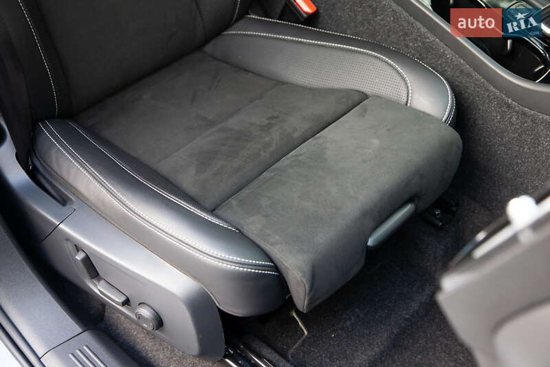 Внедорожник / Кроссовер Volvo XC40 2021 в Киеве