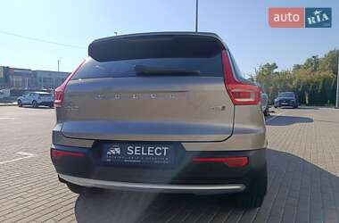 Внедорожник / Кроссовер Volvo XC40 2020 в 