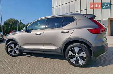 Внедорожник / Кроссовер Volvo XC40 2020 в 