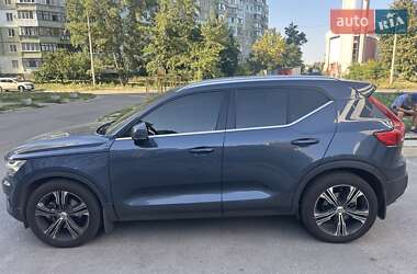 Внедорожник / Кроссовер Volvo XC40 2018 в 