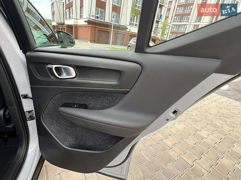 Внедорожник / Кроссовер Volvo XC40 2021 в Ивано-Франковске