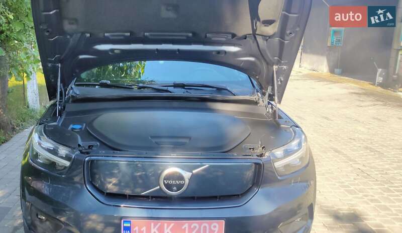 Позашляховик / Кросовер Volvo XC40 2021 в Мукачевому