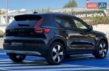 Внедорожник / Кроссовер Volvo XC40 2019 в 