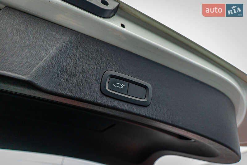 Внедорожник / Кроссовер Volvo XC40 2019 в Киеве