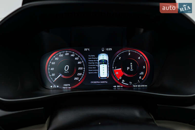Внедорожник / Кроссовер Volvo XC40 2019 в Киеве