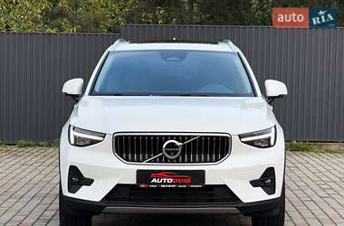 Внедорожник / Кроссовер Volvo XC40 2024 в 