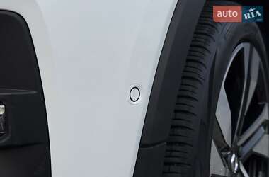 Внедорожник / Кроссовер Volvo XC40 2024 в 