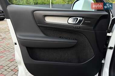 Внедорожник / Кроссовер Volvo XC40 2024 в 