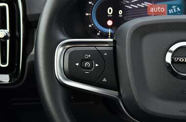 Внедорожник / Кроссовер Volvo XC40 2024 в 