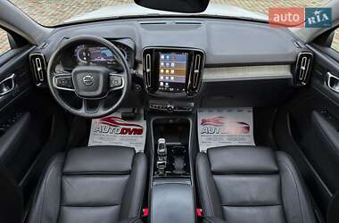 Внедорожник / Кроссовер Volvo XC40 2024 в 