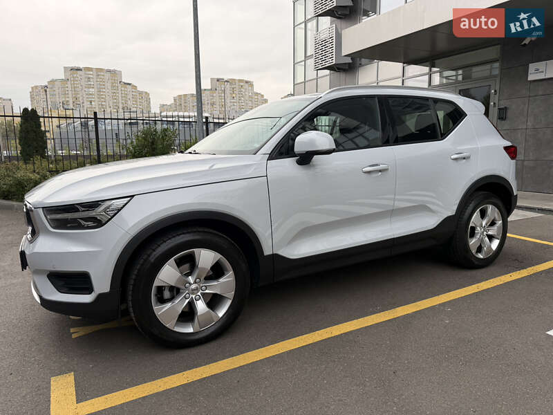 Внедорожник / Кроссовер Volvo XC40 2019 в 