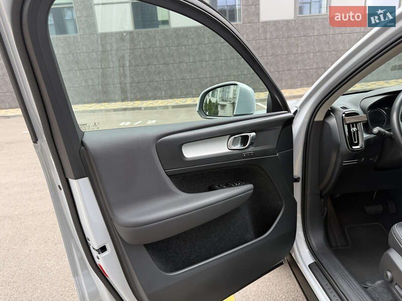 Внедорожник / Кроссовер Volvo XC40 2019 в Киеве фото 17 Внедорожник / Кроссовер Volvo XC40 2019 в Киеве