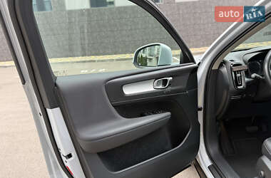 Внедорожник / Кроссовер Volvo XC40 2019 в 