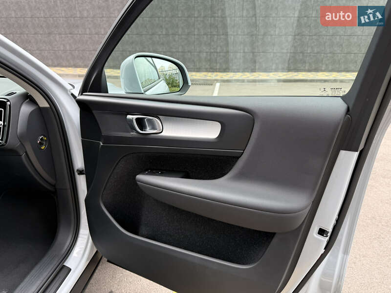 Внедорожник / Кроссовер Volvo XC40 2019 в Киеве фото 35 Внедорожник / Кроссовер Volvo XC40 2019 в Киеве