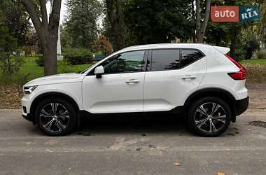 Внедорожник / Кроссовер Volvo XC40 2018 в 