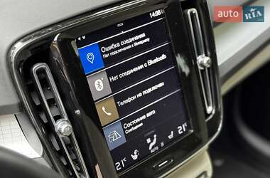 Внедорожник / Кроссовер Volvo XC40 2018 в 