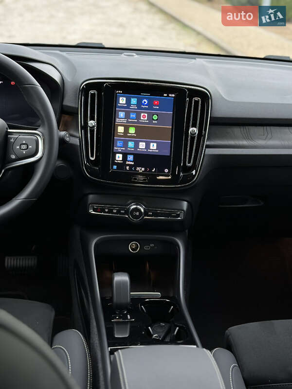 Внедорожник / Кроссовер Volvo XC40 2023 в Днепре