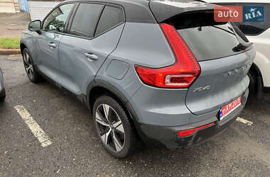 Внедорожник / Кроссовер Volvo XC40 2022 в 