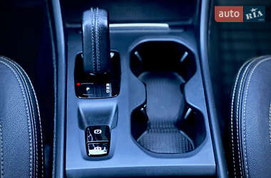 Внедорожник / Кроссовер Volvo XC40 2020 в 