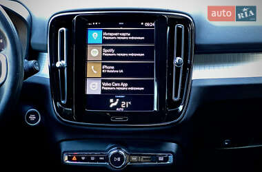 Внедорожник / Кроссовер Volvo XC40 2020 в 