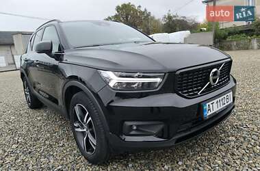 Позашляховик / Кросовер Volvo XC40 2018 в 