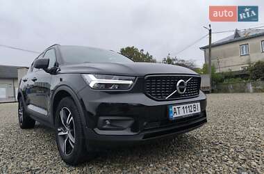 Позашляховик / Кросовер Volvo XC40 2018 в 