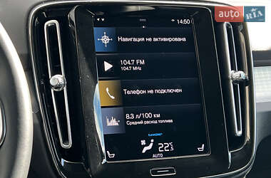 Позашляховик / Кросовер Volvo XC40 2022 в 