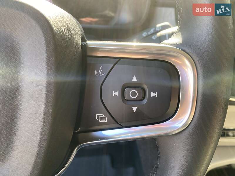Внедорожник / Кроссовер Volvo XC40 2022 в Одессе