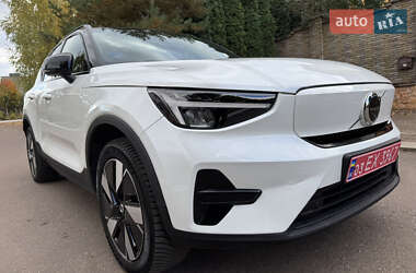 Внедорожник / Кроссовер Volvo XC40 2024 в 