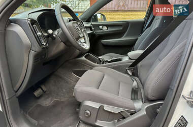 Внедорожник / Кроссовер Volvo XC40 2024 в 