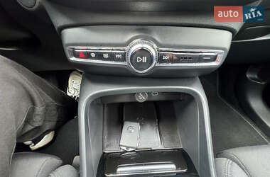 Внедорожник / Кроссовер Volvo XC40 2024 в 