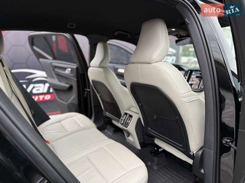 Внедорожник / Кроссовер Volvo XC40 2022 в Днепре фото 24 Внедорожник / Кроссовер Volvo XC40 2022 в Днепре
