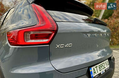 Внедорожник / Кроссовер Volvo XC40 2021 в 