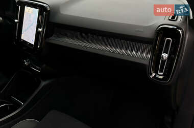 Внедорожник / Кроссовер Volvo XC40 2021 в 