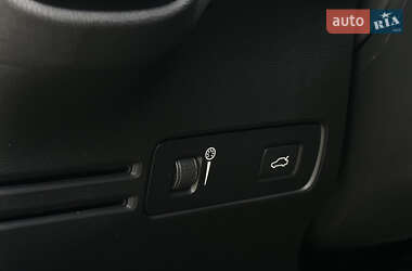 Внедорожник / Кроссовер Volvo XC40 2021 в 