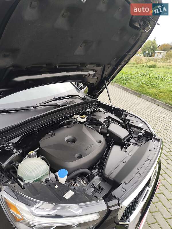Внедорожник / Кроссовер Volvo XC40 2019 в Львове