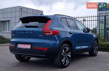 Позашляховик / Кросовер Volvo XC40 2024 в  фото 4 Позашляховик / Кросовер Volvo XC40 2024 в