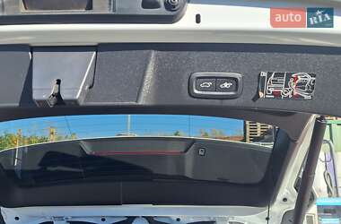 Внедорожник / Кроссовер Volvo XC40 2018 в 