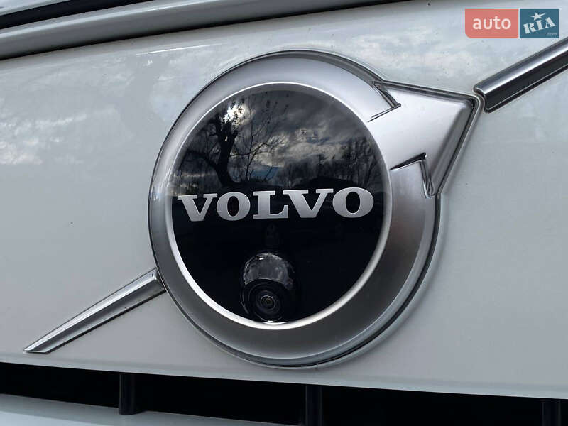 Внедорожник / Кроссовер Volvo XC40 2021 в Самборе