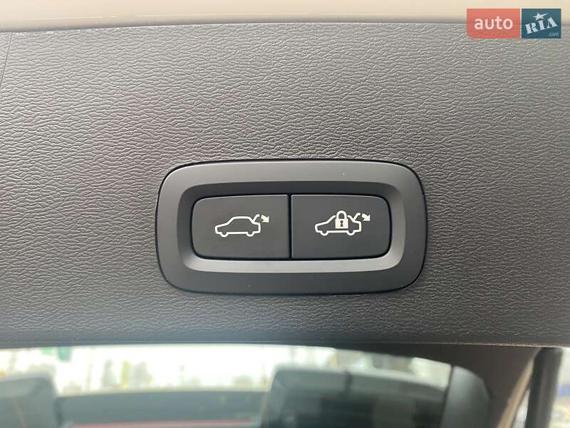 Позашляховик / Кросовер Volvo XC40 2024 в Києві фото 12 Позашляховик / Кросовер Volvo XC40 2024 в Києві