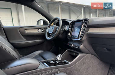 Позашляховик / Кросовер Volvo XC40 2018 в  фото 45 Позашляховик / Кросовер Volvo XC40 2018 в